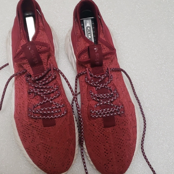 ADIDAS - Picture 15 of 16